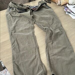 Bullhead Green Relaxed Fit Chinos